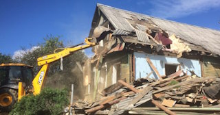 Промышленный демонтаж пристроек к дому в соколе | Цены от 580 руб. за м2